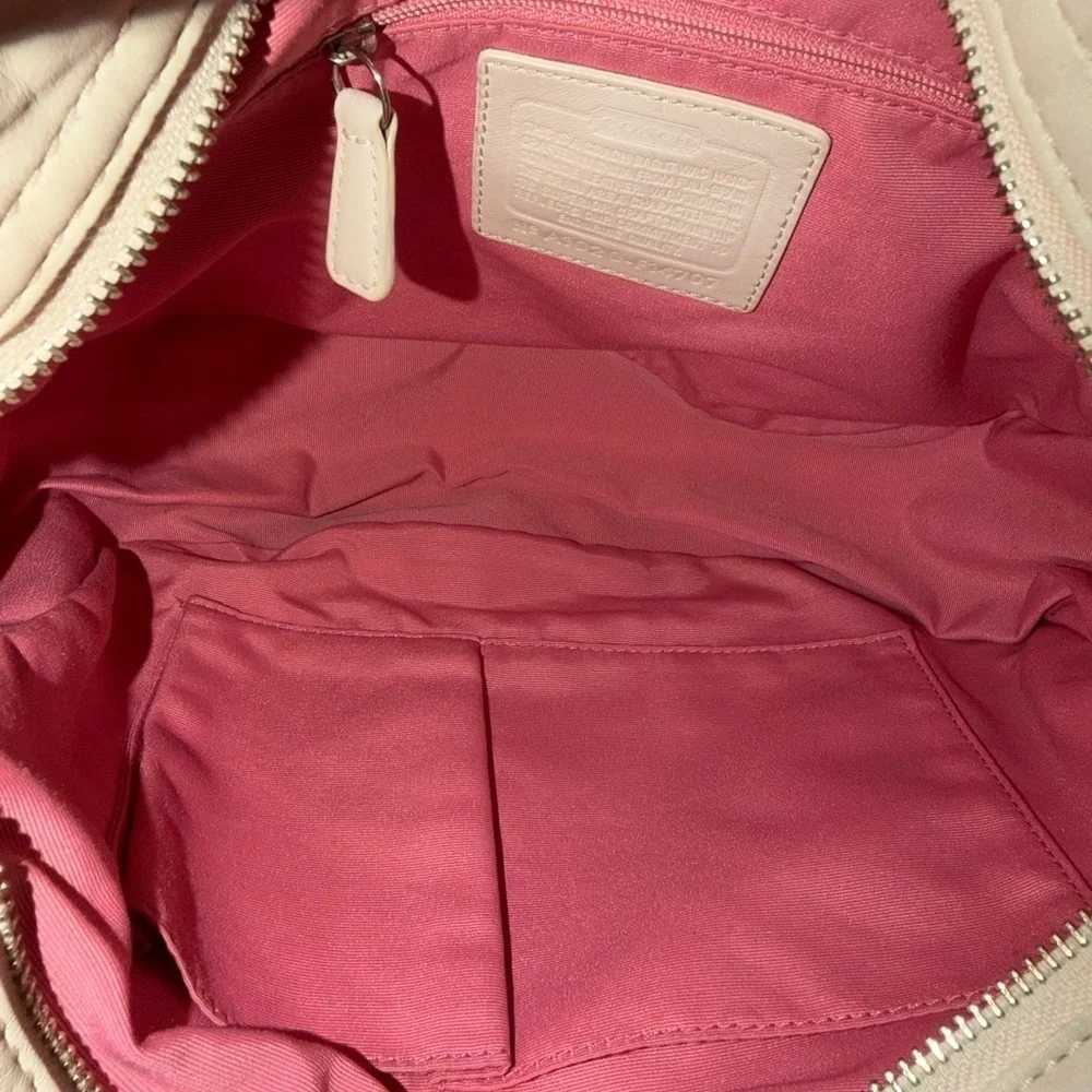 Coach # F14707Cream Leather Shoulder Bag